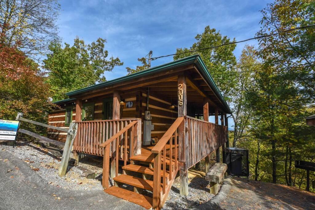 View! Cozy, Private, Fireplace, Hot Tub Log Cabin, Honeymoon! Sevierville Luaran gambar