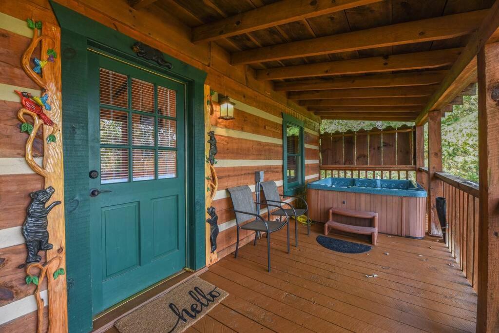 View! Cozy, Private, Fireplace, Hot Tub Log Cabin, Honeymoon! Sevierville Luaran gambar