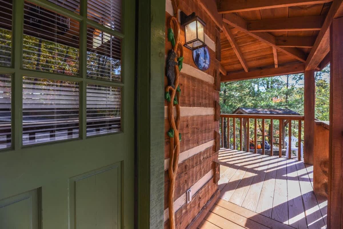 View! Cozy, Private, Fireplace, Hot Tub Log Cabin, Honeymoon! Sevierville Luaran gambar