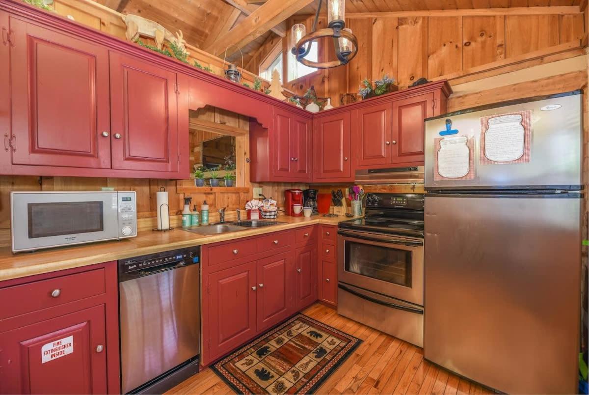 View! Cozy, Private, Fireplace, Hot Tub Log Cabin, Honeymoon! Sevierville Luaran gambar