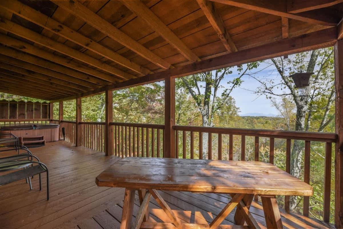 View! Cozy, Private, Fireplace, Hot Tub Log Cabin, Honeymoon! Sevierville Luaran gambar
