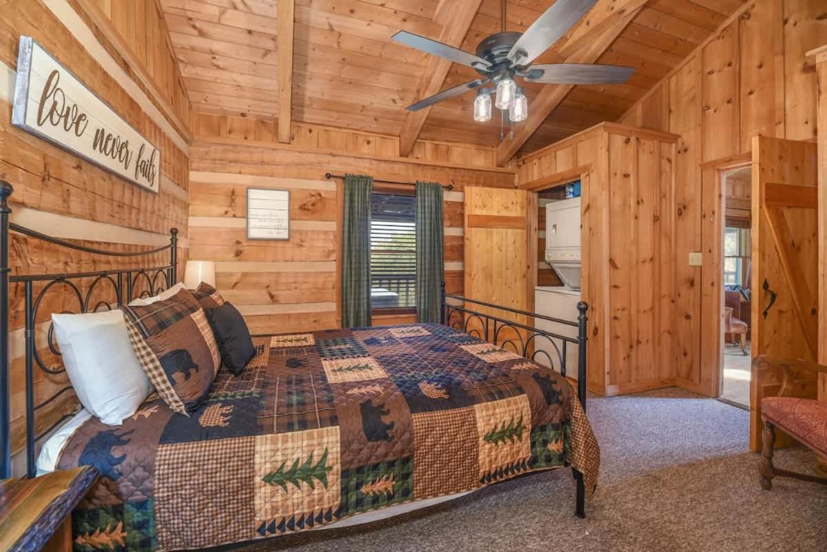 View! Cozy, Private, Fireplace, Hot Tub Log Cabin, Honeymoon! Sevierville Luaran gambar